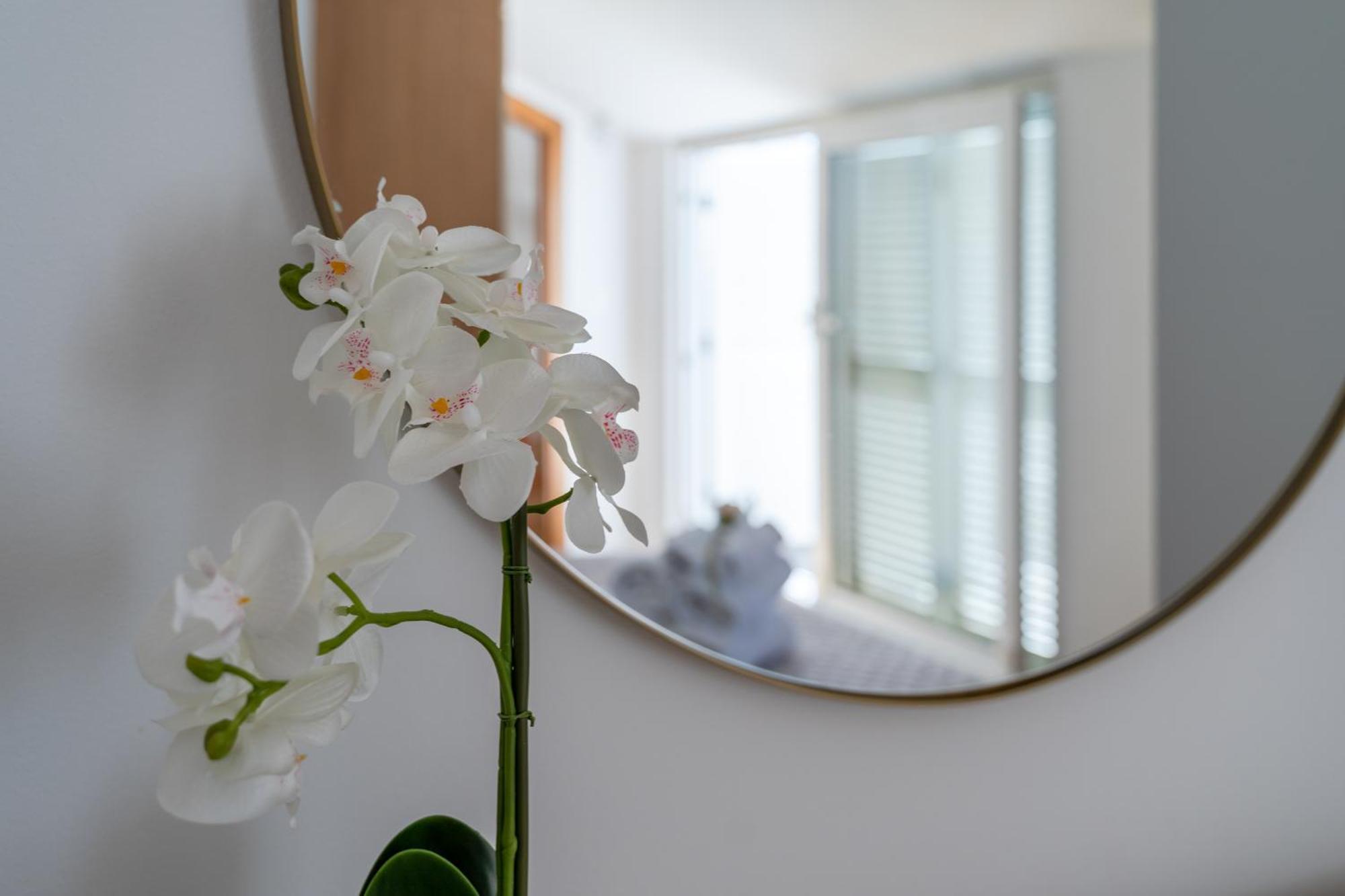 Apartment Eternity Split